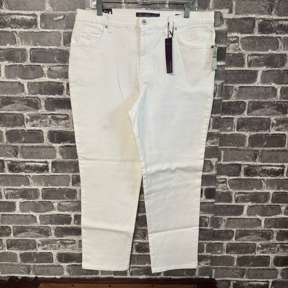 NWT Gloria Vanderbilt Amanda Jeans Classic fit Tapered leg Mid rise White - Picture 1 of 11